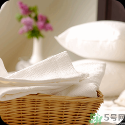 衣服上沾到油漬怎么洗干凈？衣服上有油漬要怎么辦？