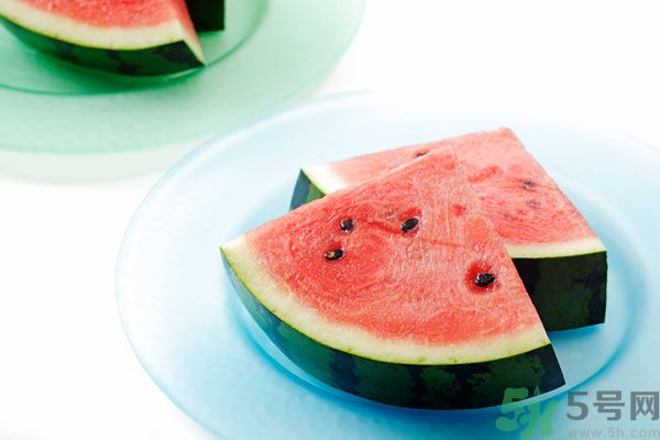 衣服上的西瓜汁怎么洗掉？怎么洗掉西瓜汁？