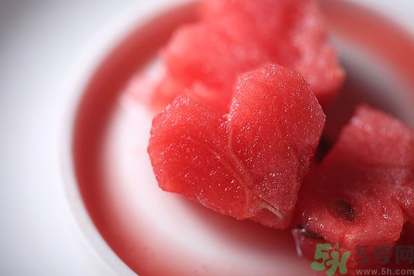 吃西瓜可以美容嗎？吃西瓜對(duì)皮膚有什么好處