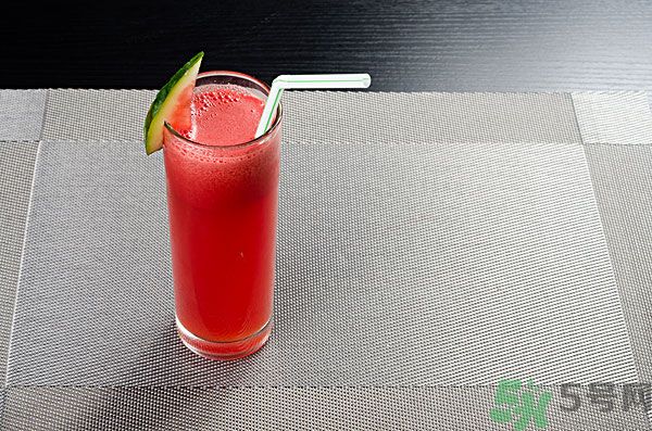 吃西瓜可以美容嗎？吃西瓜對(duì)皮膚有什么好處