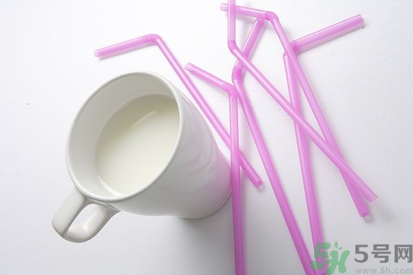 夏天運動后吃西瓜好嗎？夏天運動后喝什么解暑？