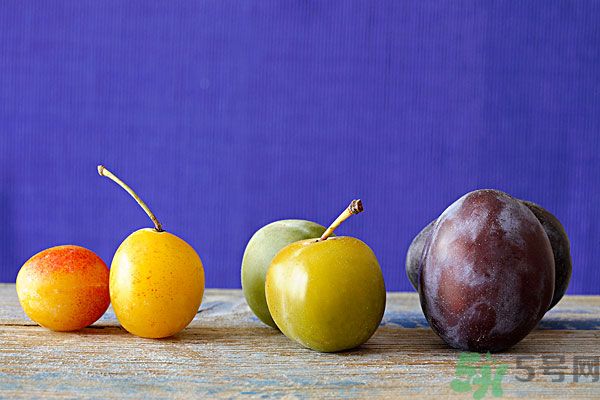 夏天運動后吃西瓜好嗎？夏天運動后喝什么解暑？