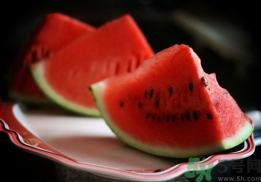 吃西瓜會(huì)上火嗎？吃西瓜上火要怎么做？