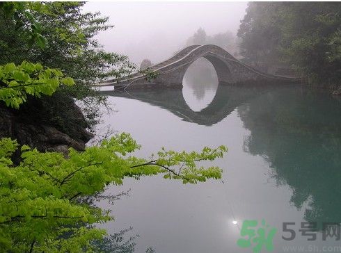 西安一高校多名學(xué)生嘔吐腹瀉原因是什么？多名學(xué)生嘔吐腹瀉是哪個(gè)學(xué)校？