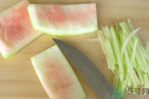 西瓜皮能敷臉嗎？怎么用西瓜皮敷臉？