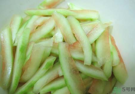 西瓜皮能敷臉嗎？怎么用西瓜皮敷臉？