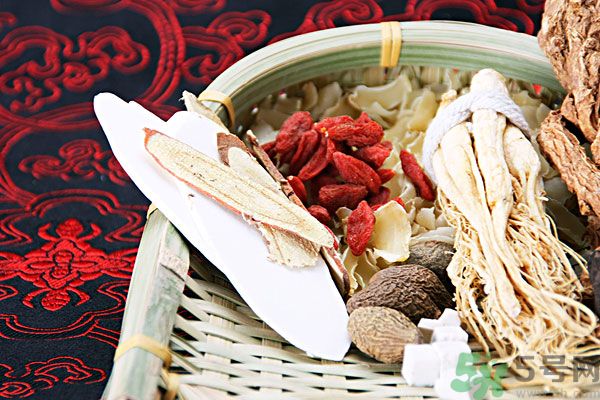 夏天吃茯苓好嗎？夏天吃茯苓有什么好處？