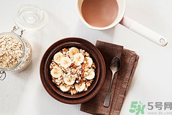 夏天吃燕麥好嗎？夏天吃燕麥有什么好處？