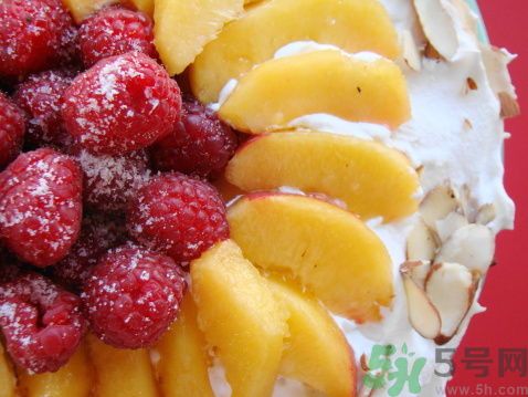 吃桃子會(huì)過敏嗎？吃桃子過敏要怎么辦？