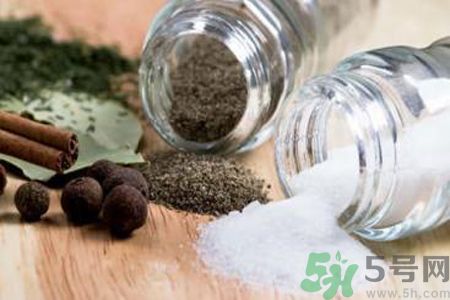 哪些菜不能放味精？味精的危害有哪些？