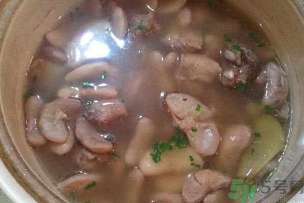 菱角可以燉湯嗎？菱角燉湯喝有什么功效？