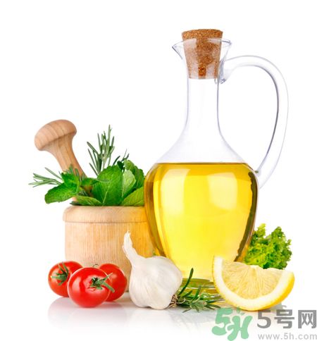 夏天吃橄欖油好還是調(diào)和油好？夏天吃橄欖油好嗎？