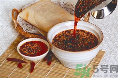 夏天辣椒油要放冰箱嗎？辣椒油可以放冰箱嗎？