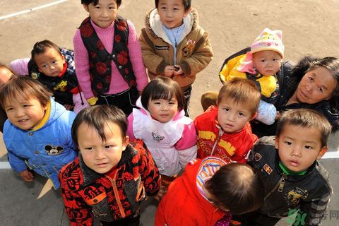 小孩子咬鉛筆會(huì)鉛中毒嗎？小孩子咬鉛筆會(huì)影響身體健康嗎？