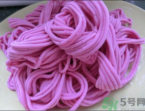 火龍果面條怎么做好吃?火龍果面條的營養(yǎng)價值 火龍果面條怎么做好吃?火龍果面條的營養(yǎng)價值