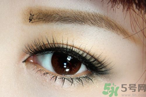 夏天怎么畫眼妝?春夏系輕甜紫粉紅花眼妝 夏天怎么畫眼妝?春夏系輕甜紫粉紅花眼妝