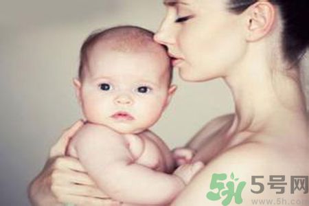 寶寶夏季中暑的原因？寶寶夏季中暑了怎么辦？