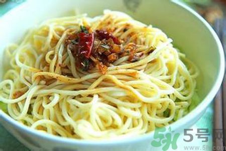 寶寶可以吃涼面嗎？寶寶多大可以吃涼面？