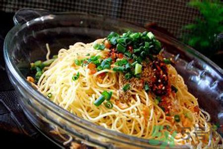 哺乳期可以吃涼面嗎？哺乳期吃涼面對寶寶有影響嗎？