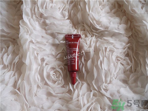 夢妝花顏凝時菁華眼霜好用嗎？夢妝花顏凝時菁華眼霜怎么樣？