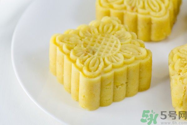 綠豆糕和牛奶可以一起吃嗎?綠豆糕和牛奶一起吃有什么好處 綠豆糕和牛奶可以一起吃嗎?綠豆糕和牛奶一起吃有什么好處