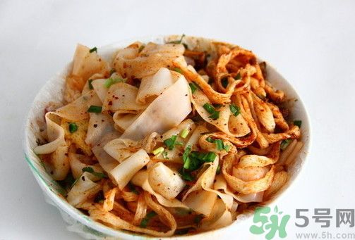 做完月子可以吃涼皮嗎？坐月子可以吃涼皮嗎？