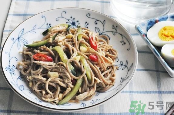 蕎麥怎么做成面條？蕎麥面條怎么做好吃？