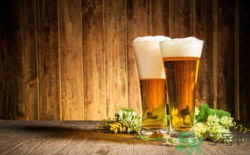 過期啤酒能喝嗎？過期啤酒喝了會怎么樣？