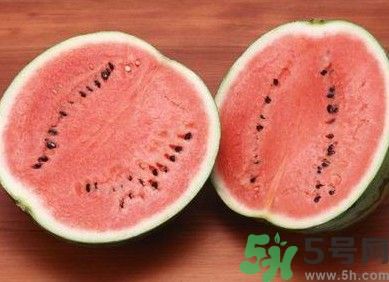 西瓜能和牛奶一起吃嗎？西瓜和牛奶一起吃好嗎？