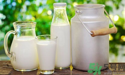 西瓜能和牛奶一起吃嗎？西瓜和牛奶一起吃好嗎？