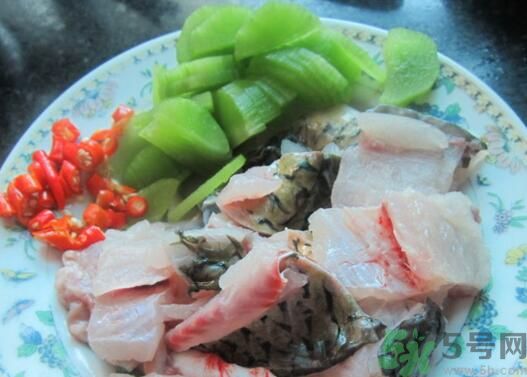 魚能和萵苣一起煮嗎？魚可以和萵苣一起吃嗎？