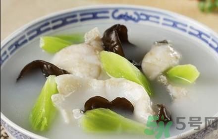 魚能和萵苣一起煮嗎？魚可以和萵苣一起吃嗎？