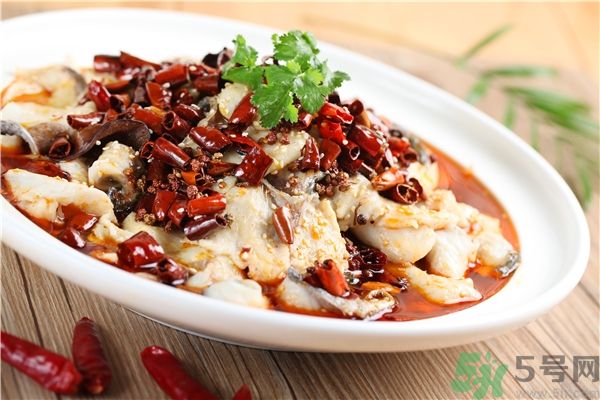 吃魚(yú)的時(shí)候能喝茶嗎？吃魚(yú)可以喝茶嗎？