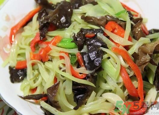 筍子可以和木耳一起炒嗎？筍子能和木耳一起吃嗎？