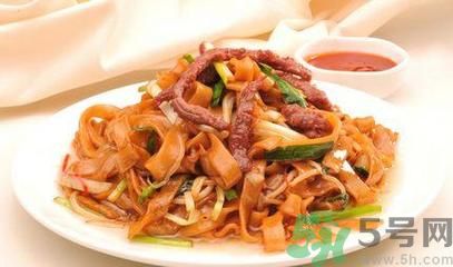 涼皮和河粉有什么區(qū)別？涼皮和河粉哪個(gè)更有營(yíng)養(yǎng)？