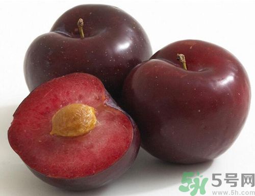 李子可以和咸鴨蛋一起吃嗎？李子能咸鴨蛋一起吃嗎？