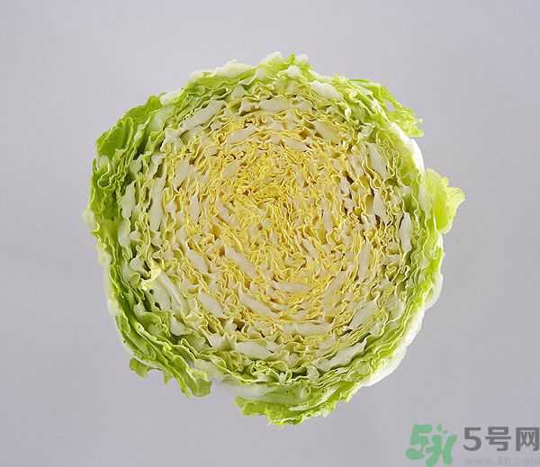 包菜外面爛了還能吃嗎？包菜里面有花可以吃嗎？