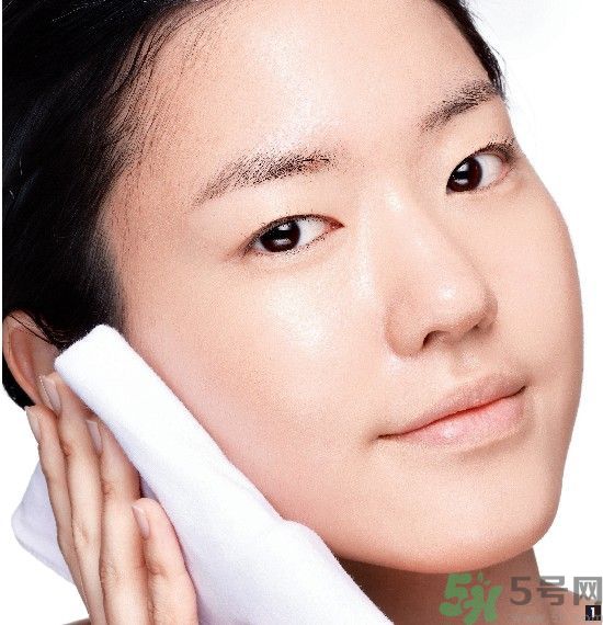 優(yōu)美成分零負擔天然洋甘菊純露噴霧好用嗎？優(yōu)美成分零負擔天然洋甘菊純露噴霧怎么樣？