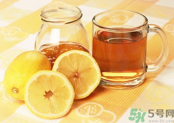 喝酒臉發(fā)白的人酒量好嗎？喝酒臉發(fā)白好不好？