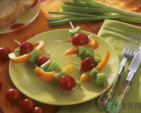 夏天吃蛇肉可以清火嗎？夏天吃蛇肉可以降火嗎？