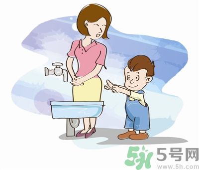 別人坐過(guò)的凳子很燙能不能坐?別人坐過(guò)的會(huì)傳染病嗎 別人坐過(guò)的凳子很燙能不能坐?別人坐過(guò)的會(huì)傳染病嗎