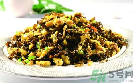 地皮菜可以和雞蛋一起吃嗎?地皮菜能和雞蛋同吃嗎? 地皮菜可以和雞蛋一起吃嗎?地皮菜能和雞蛋同吃嗎?