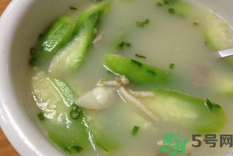 地皮菜可以和絲瓜一起吃嗎?地皮菜能和絲瓜同吃嗎? 地皮菜可以和絲瓜一起吃嗎?地皮菜能和絲瓜同吃嗎?