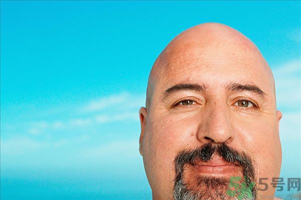 蹺二郎腿臉會變大嗎？蹺二郎腿會讓臉變大嗎？