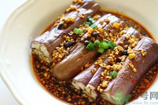 茄子皮有什么功效？茄子皮的功效是什么？