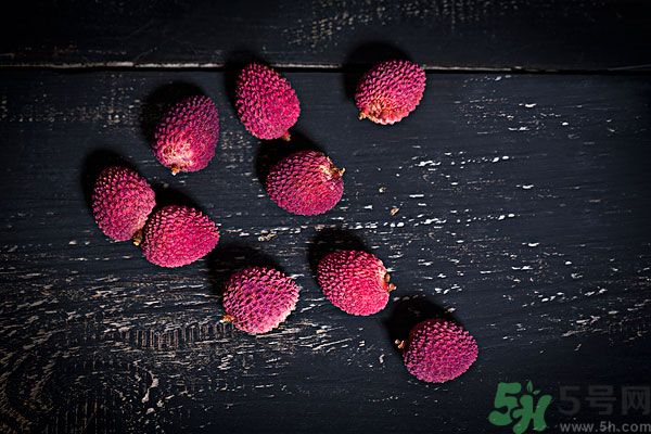 荔枝可以和雞蛋一起吃嗎？荔枝和雞蛋一起吃好嗎？