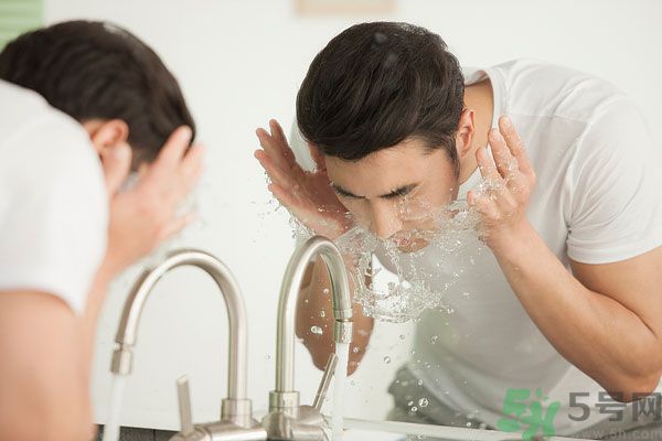 洗臉用什么醋最好？洗臉用白醋好還是米醋好？