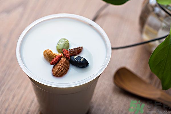 吃山楂能喝酸奶嗎？山楂和酸奶能一起吃嗎？