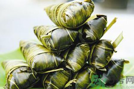 為什么煮粽子葉子會變黃？為什么煮粽子葉子會變色？