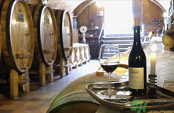 女生喝紅酒有什么好處？女生喝紅酒好嗎？